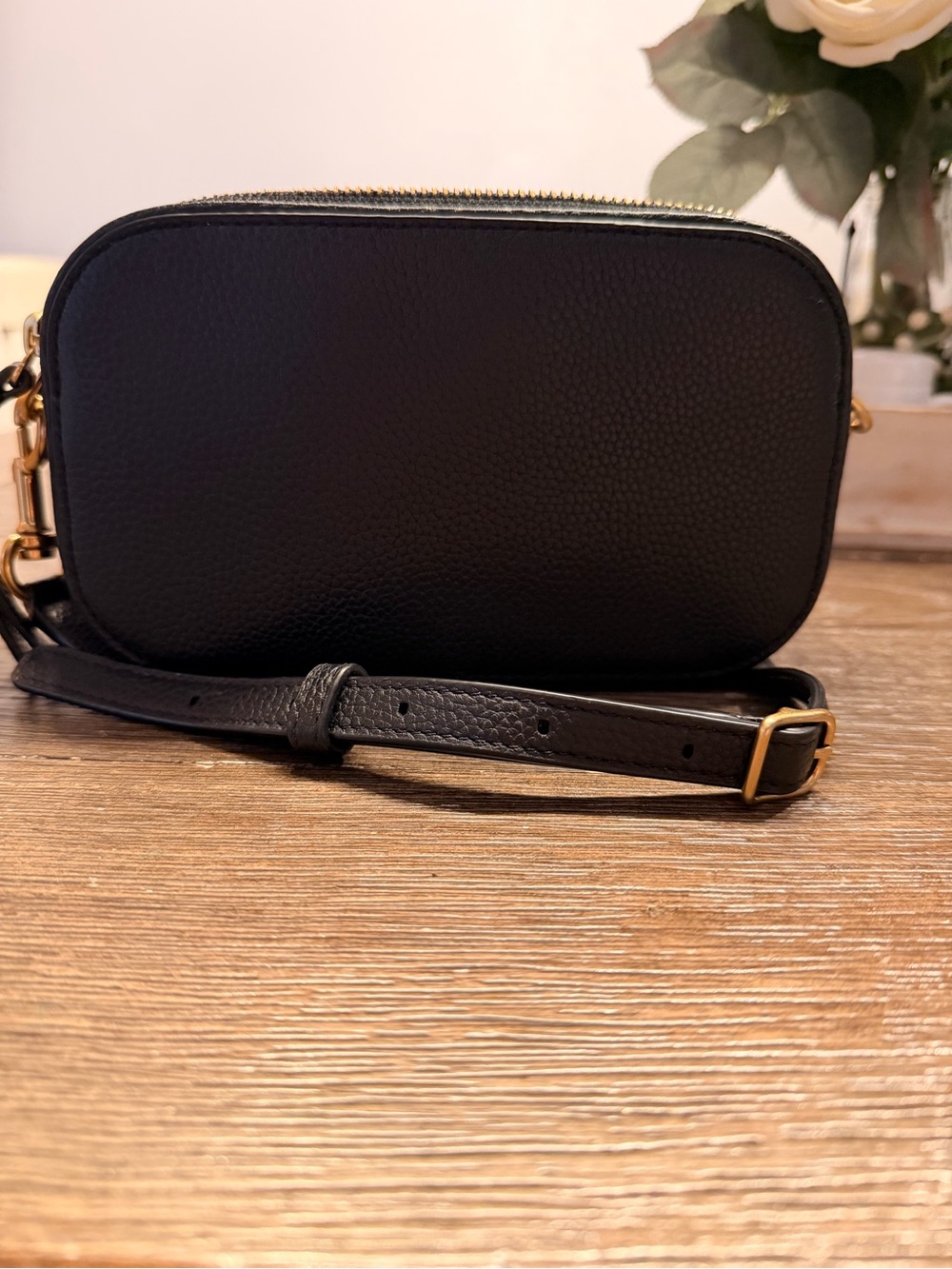 Tory Burch Black Pebbled Leather Crossbody with Gold Hardware - Picture 5 of 6